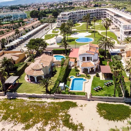 Charlie * Denia